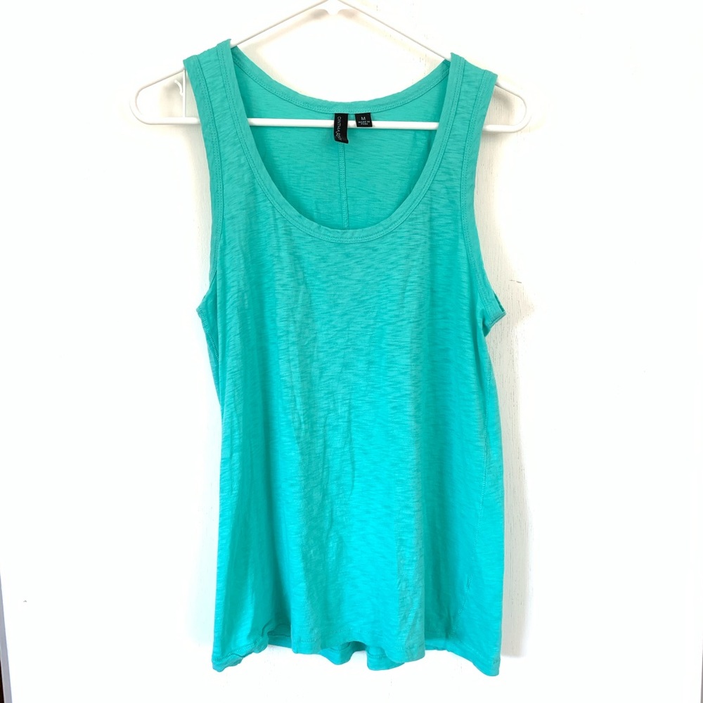 Sleeveless casual or workout cotton top